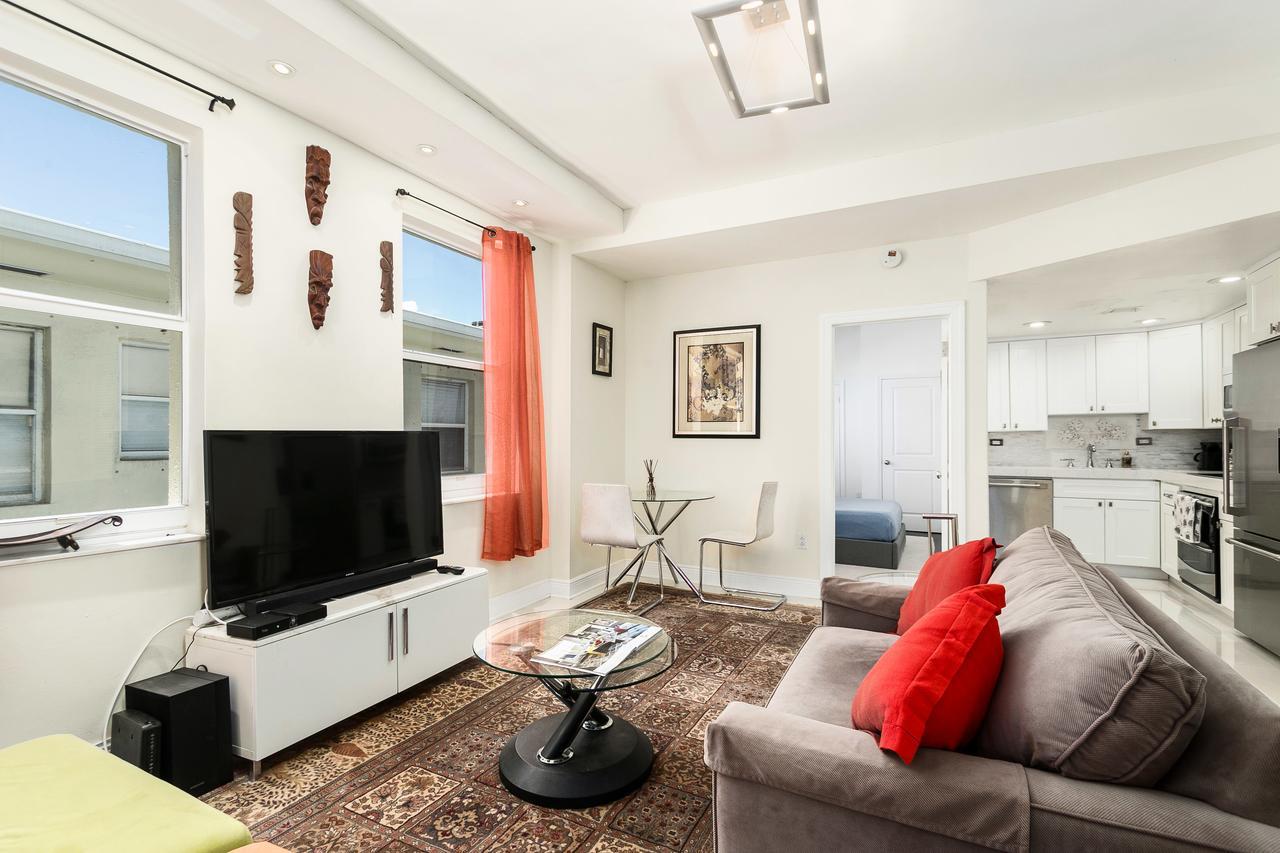 Two Bedroom Two Bath Apartment 2 Block To Beach ไมอามีบีช ภายนอก รูปภาพ